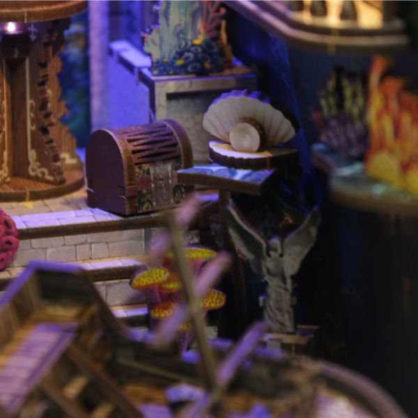 Miniatura Enigma en el Fondo del Mar – Book Nook 3D con Luz LED | Puzzle de 216 Piezas