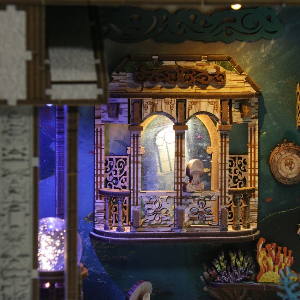 Miniatura Enigma en el Fondo del Mar – Book Nook 3D con Luz LED | Puzzle de 216 Piezas