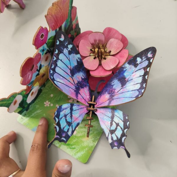 Rompecabezas 3D de Madera – Mariposa Colorida DIY
